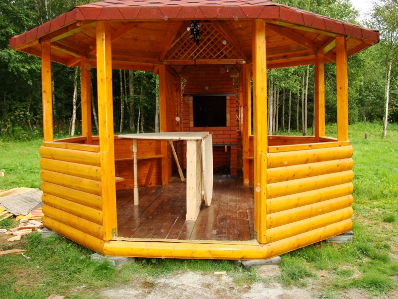 Постройка беседки