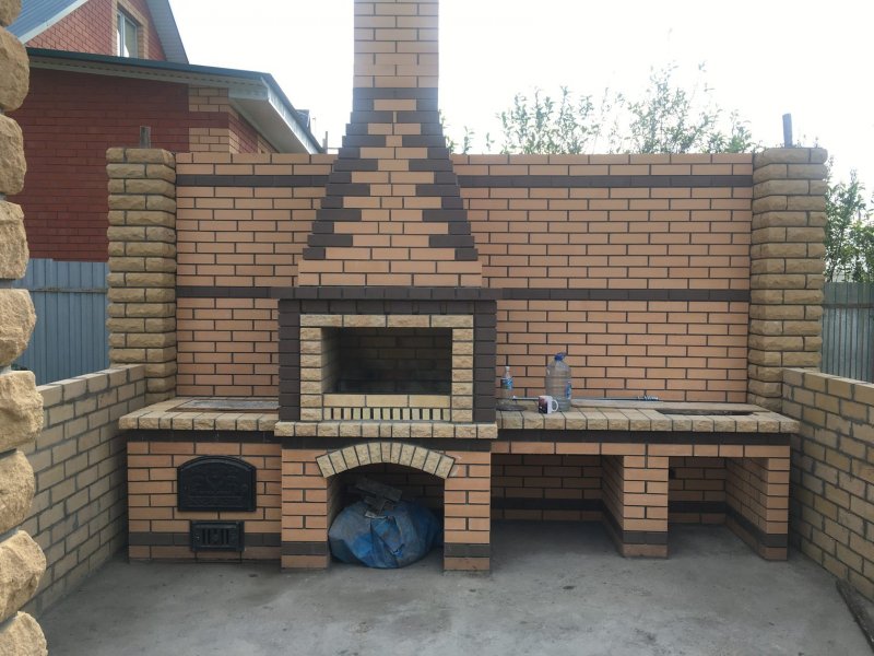 Мангал из кирпича на даче