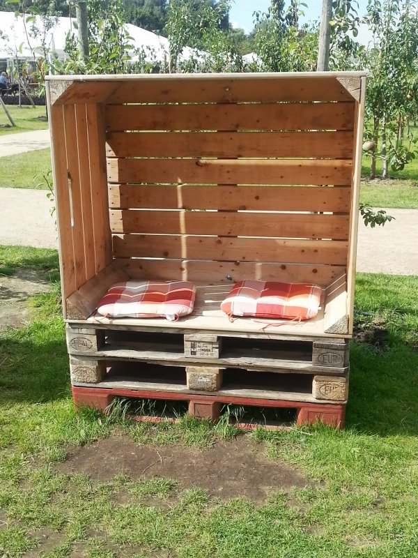 Садовая мебель из поддонов