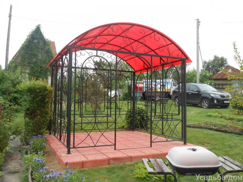 Сварная беседка из профильных труб