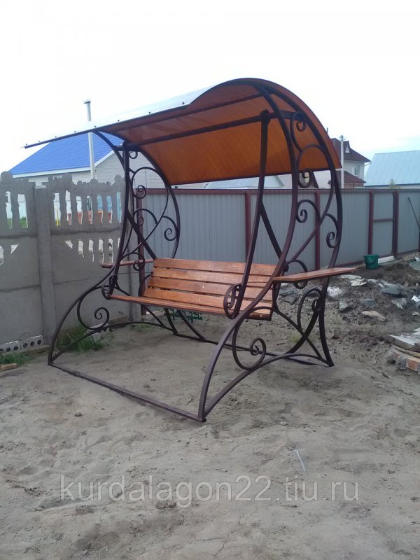 Садовые качели из металла