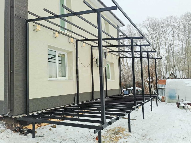 Металлиеский каркас дл веранд
