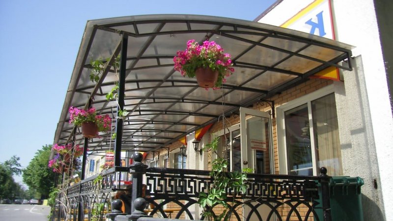 Ограждение террасы из поликарбоната