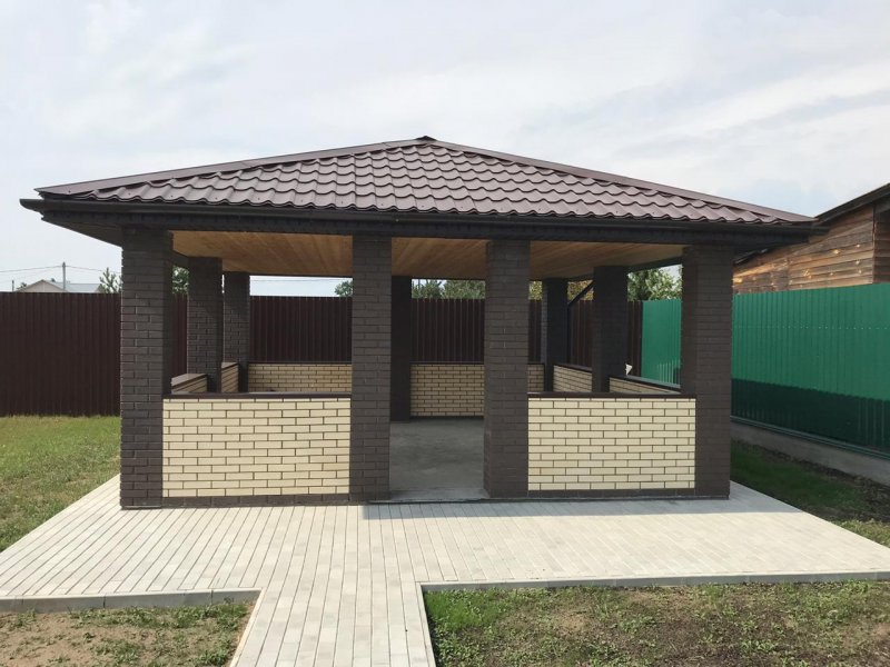 Прямоугольные кирпичные беседки