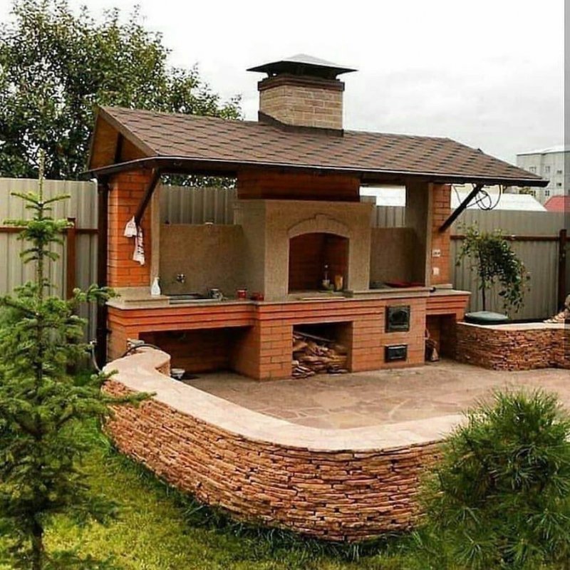 Каменный мангал для дачи