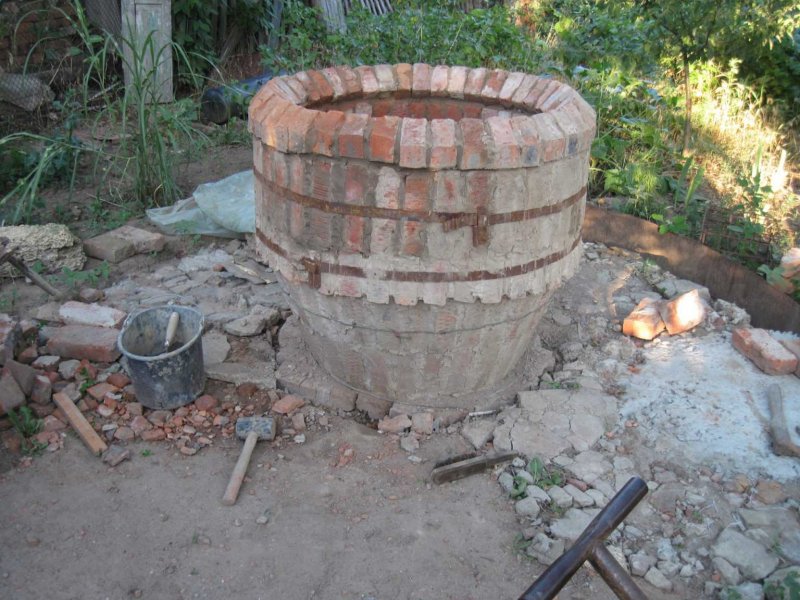 Тандыр из кирпича и глины