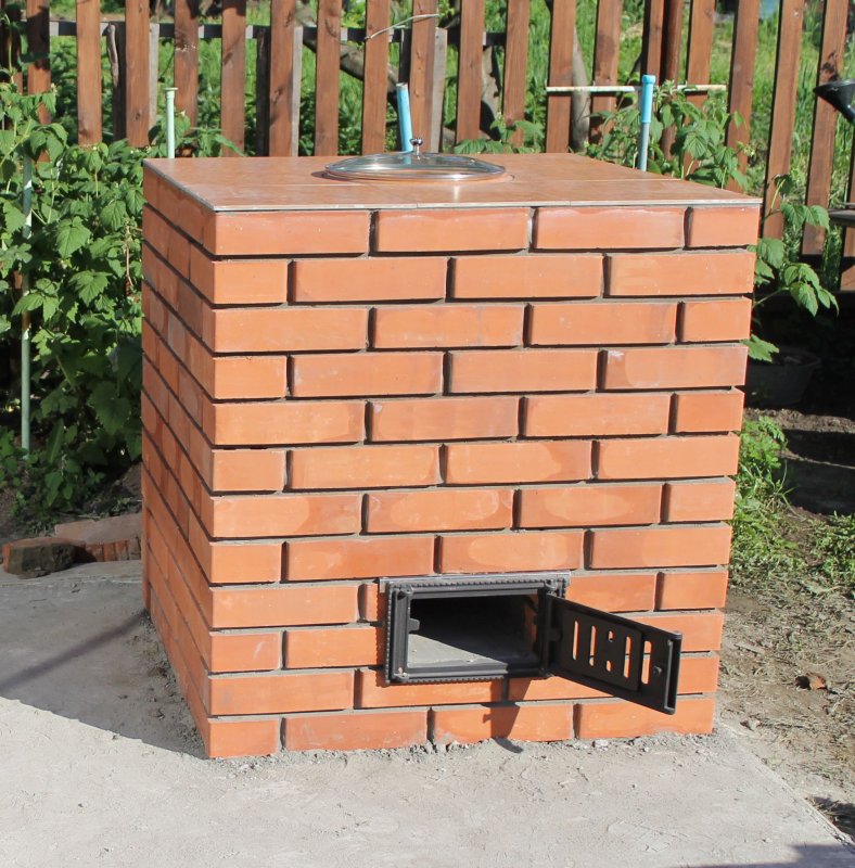 Квадратный кирпичный тандыр