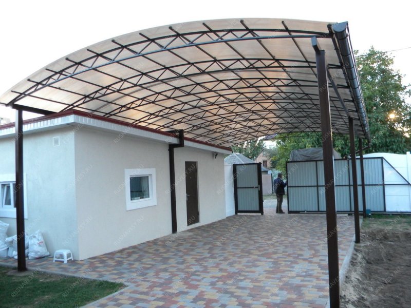 Крытый двор из поликарбоната