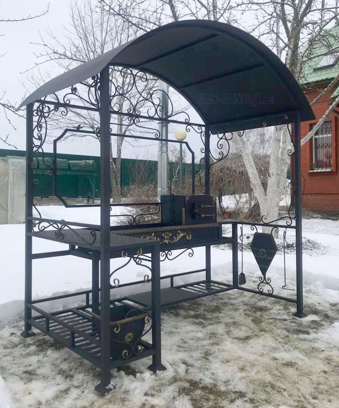 Беседка с мангалом из металла