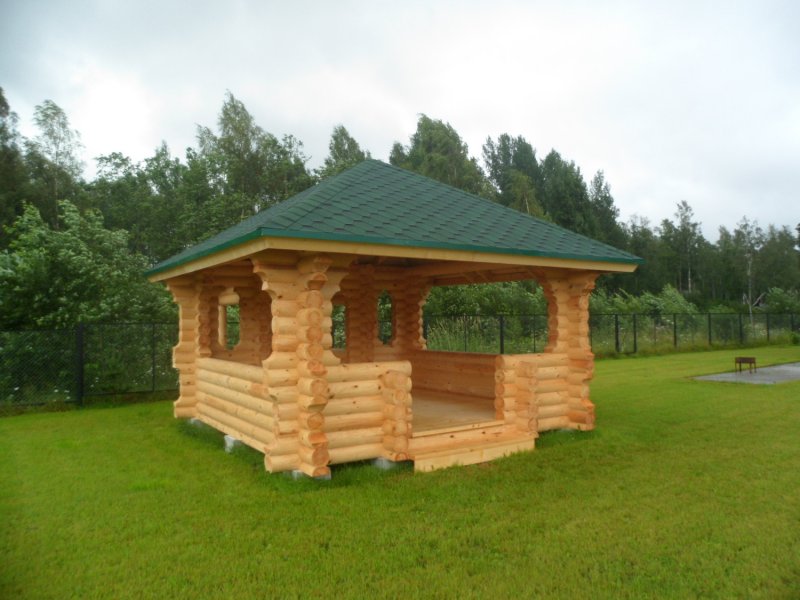 Беседка для дачи из бревна
