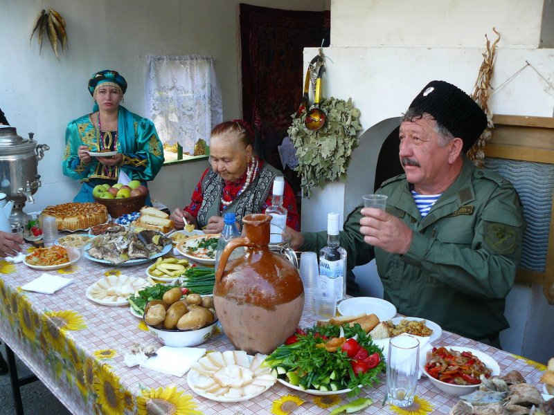 Лето застолье деревня