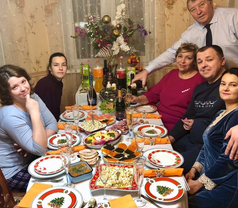 Застолье дома