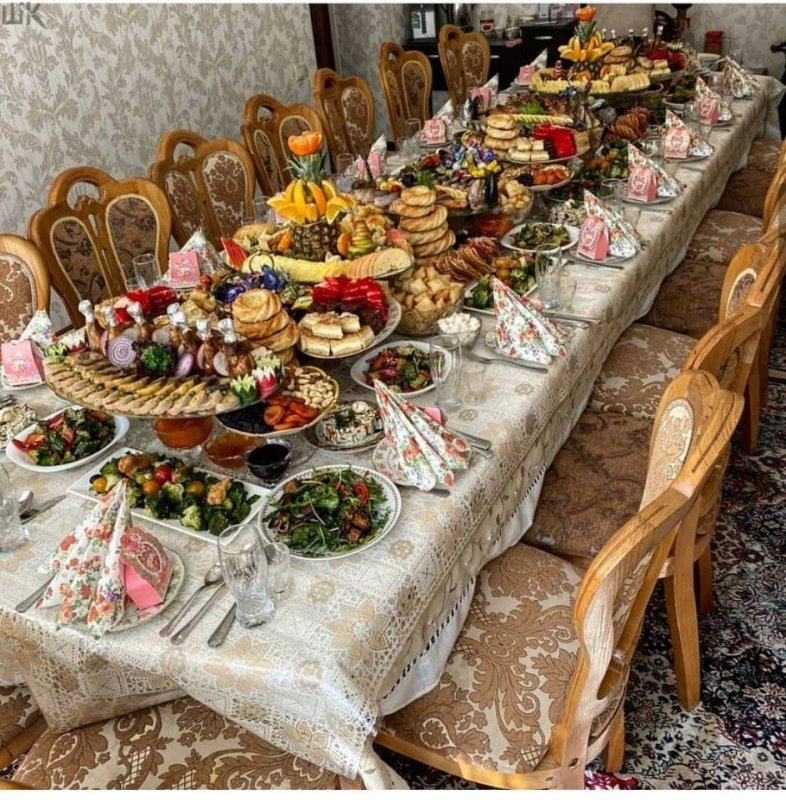 Шашлык на столе