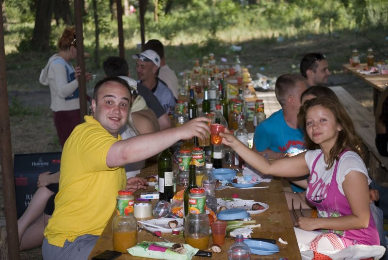 Застолье в беседке