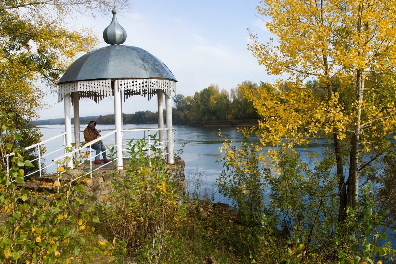 Ротонда в парке Дубки