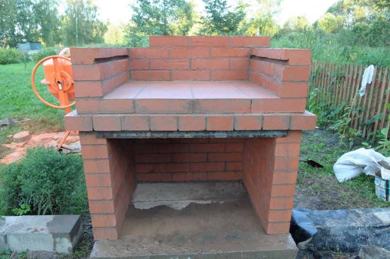Мангал для шашлыка из кирпича