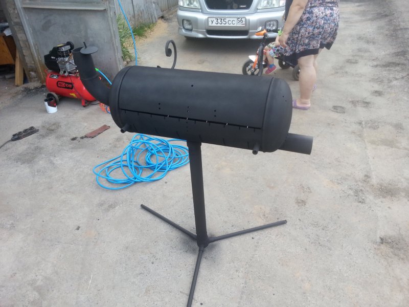 Стойка для мангала из газового баллона