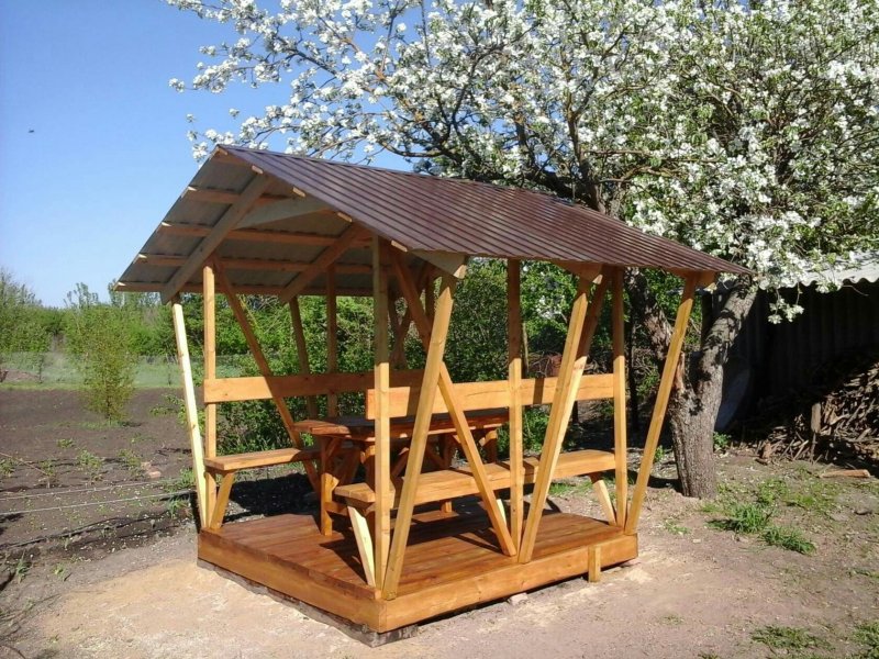 Беседка разноцветная