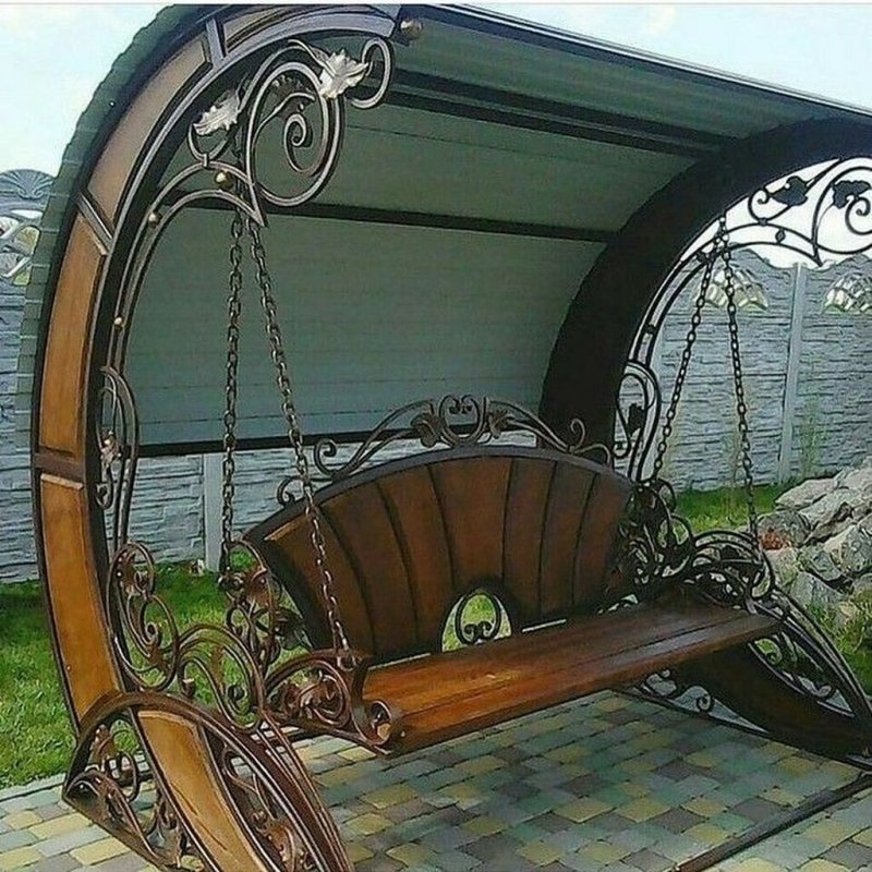 Большие железные качели