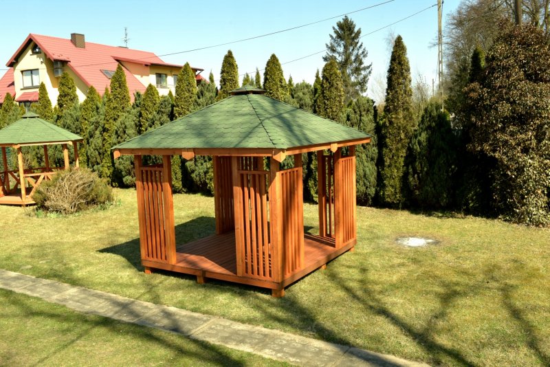 Беседка из массива