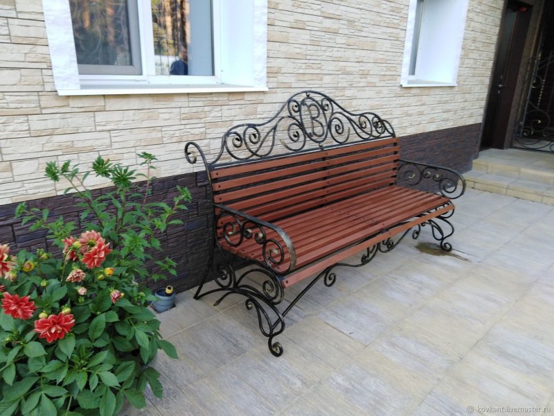 Скамейка чугунная новый парк Хоббика