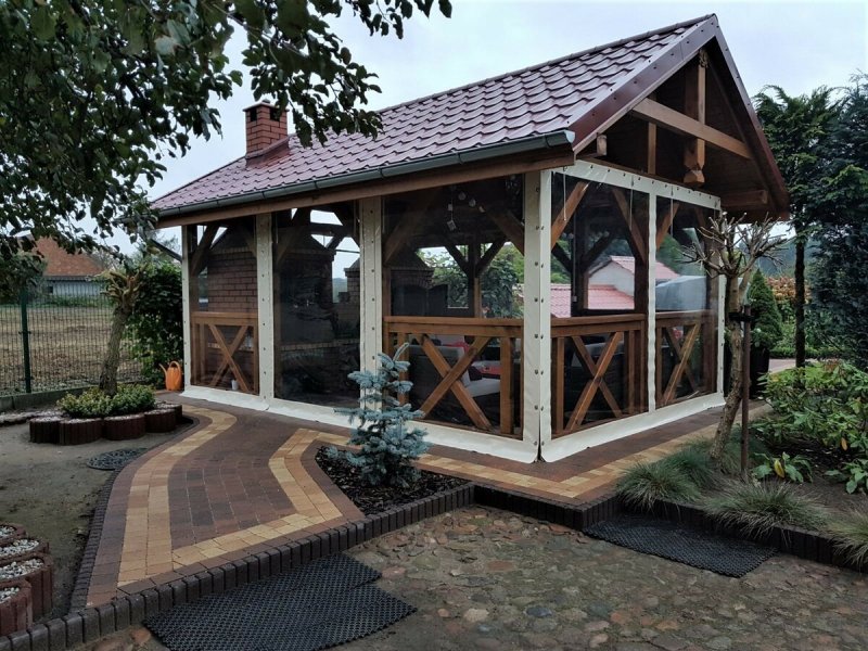 Гибкие окна для беседки