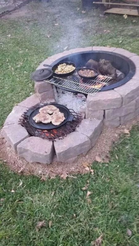 Костровище с мангалом