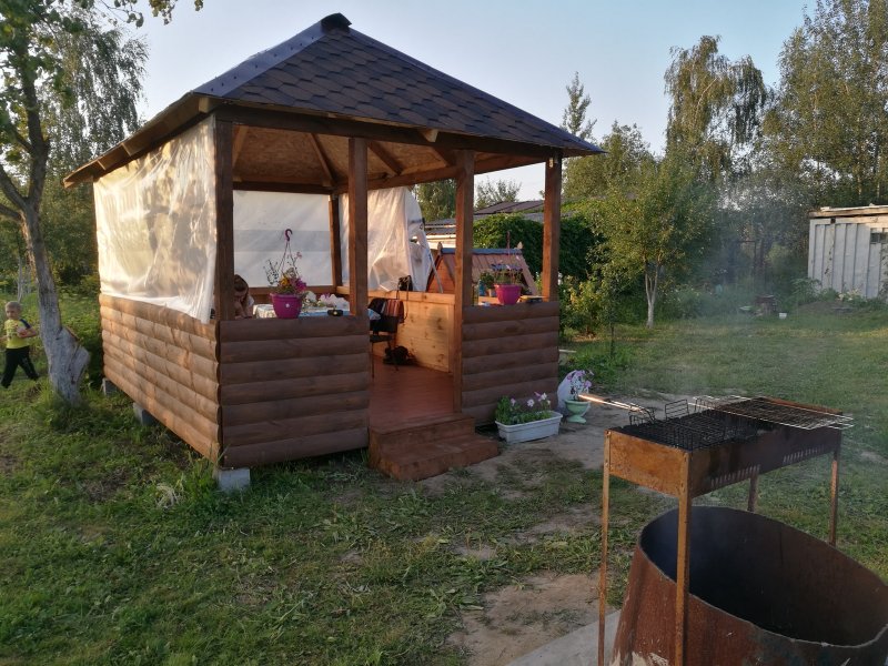 Беседка из поддонов