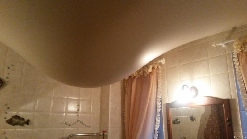 Залив натяжного потолка