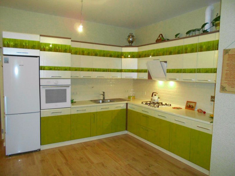 Кухни оливкового цвета комбинированные