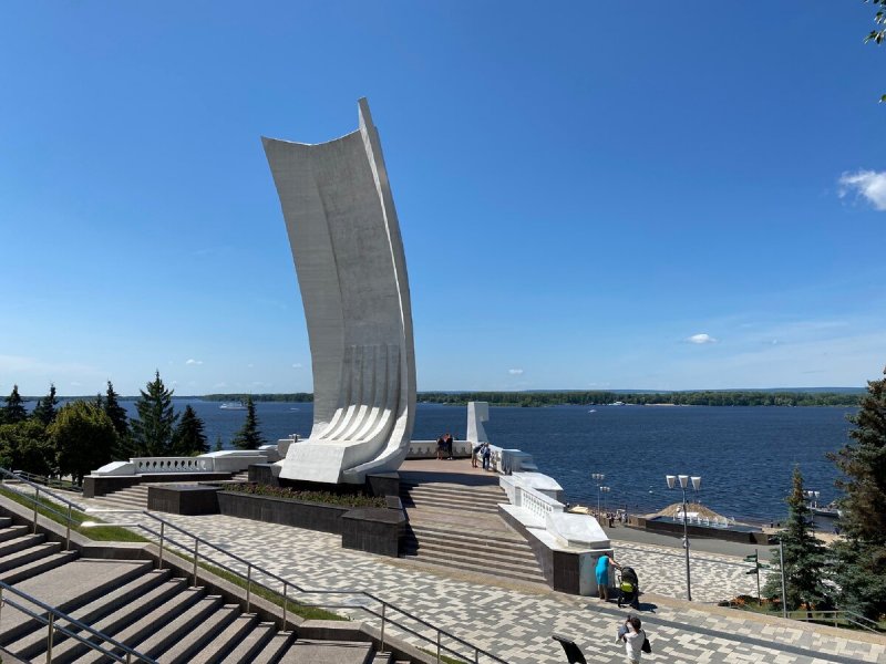 Стела Ладья в Самаре