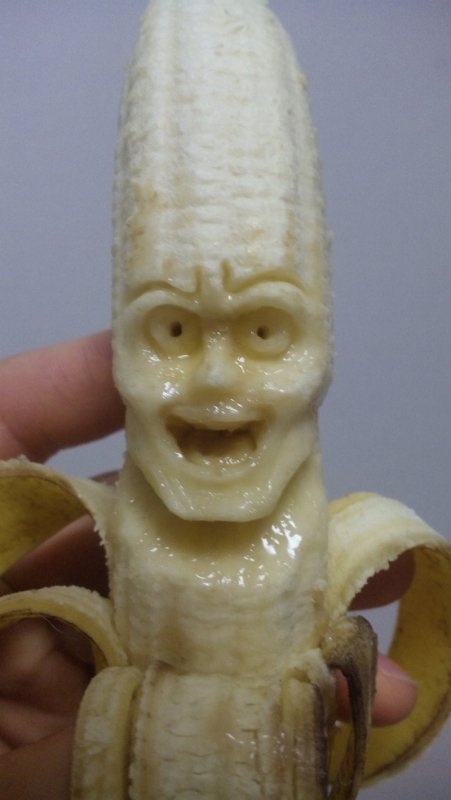Скульптура из банана