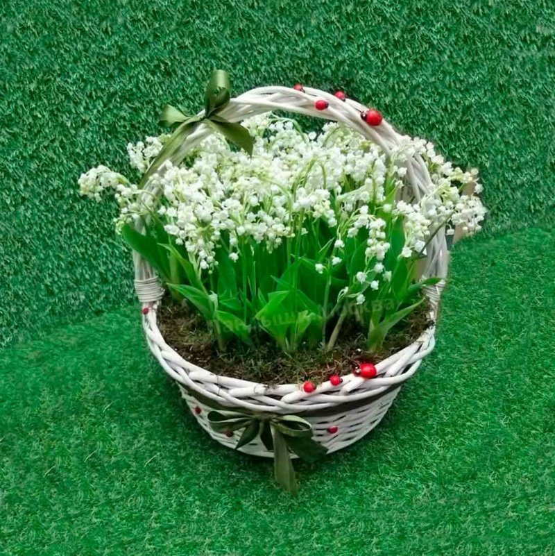 Ландыши в корзине