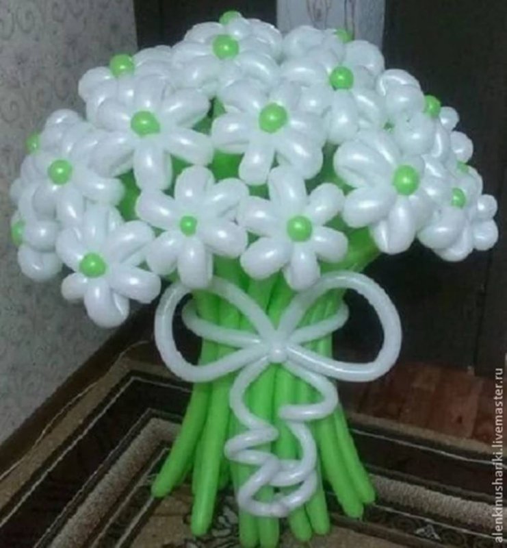 Хризантема из воздушных шаров