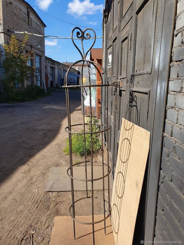 Стойка для плетистых роз