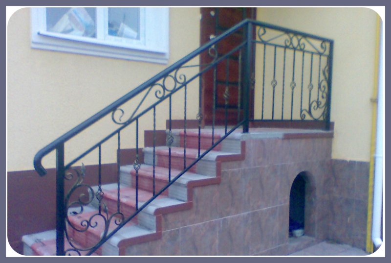 Кованые перила на лестницу в Викри