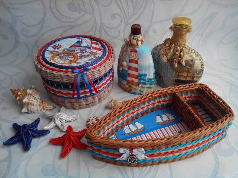 Шкатулки из бумажных трубочек