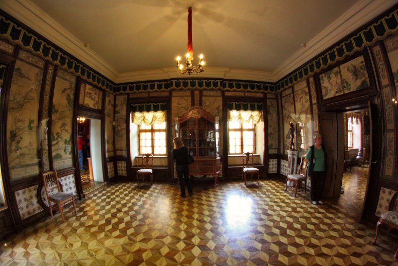 Дворец Меншикова в Санкт-Петербурге изразцы