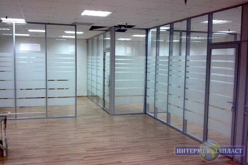 Перегородки остекленные из алюминиевого профиля типа NAYADA