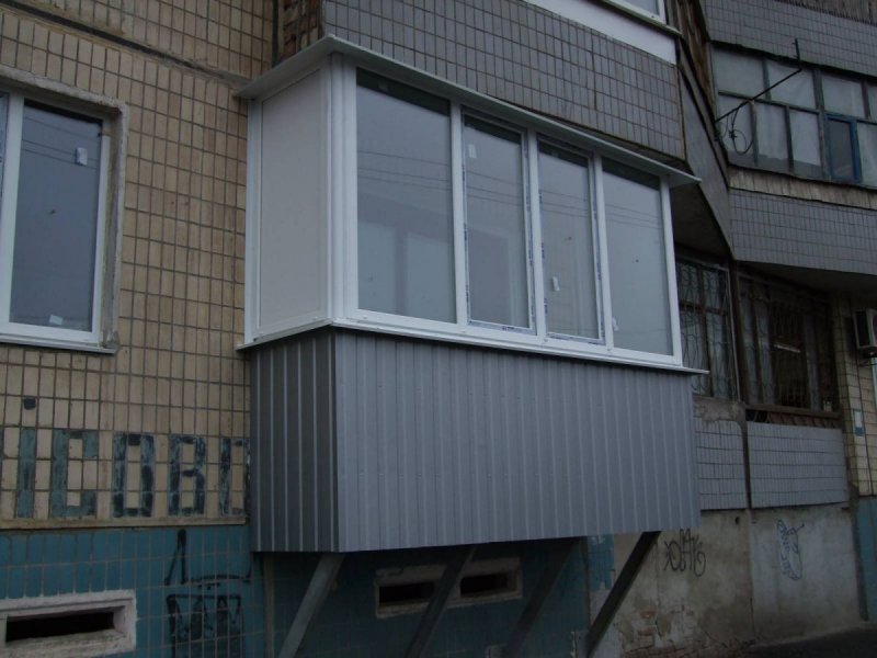 Отделка балкона снаружи