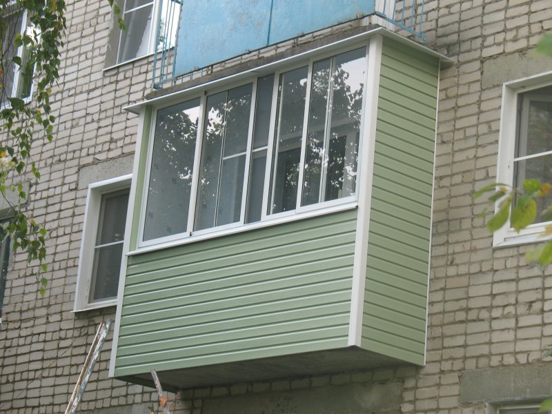 Балкон обшитый сайдингом