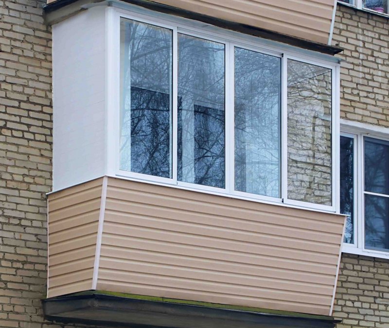 Отделка балкона снаружи выносом