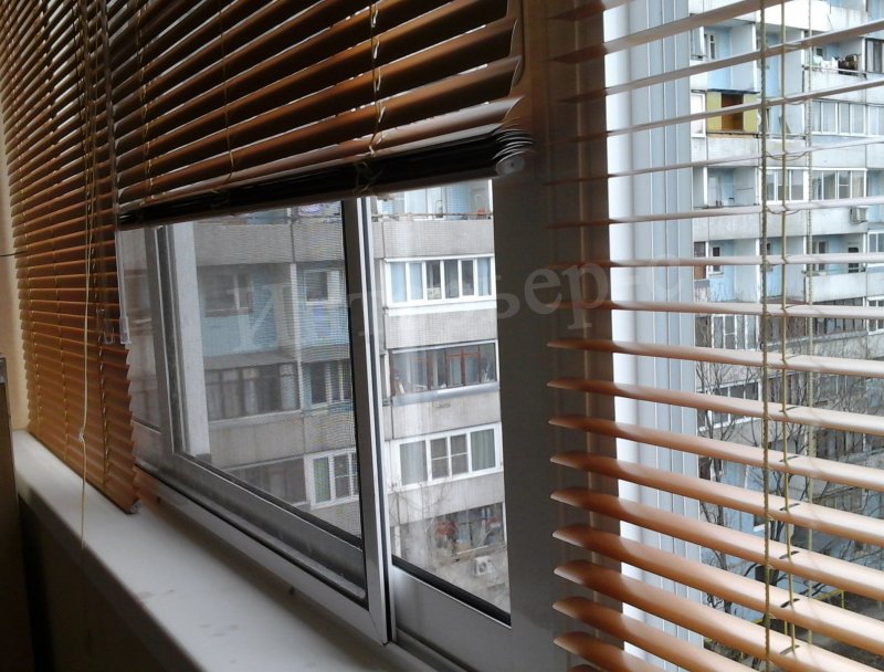 Шторы жалюзи на балкон