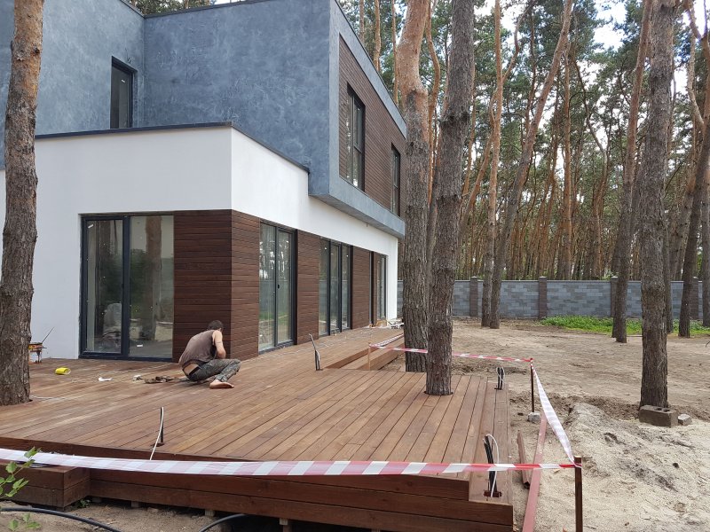 Одноэтажный дом обшитый планкеном