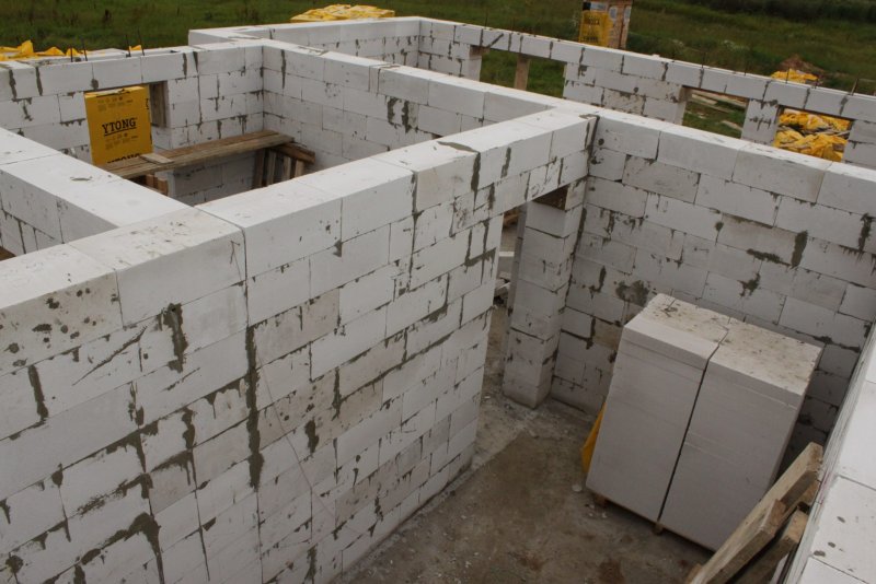 Стена из газобетонных блоков