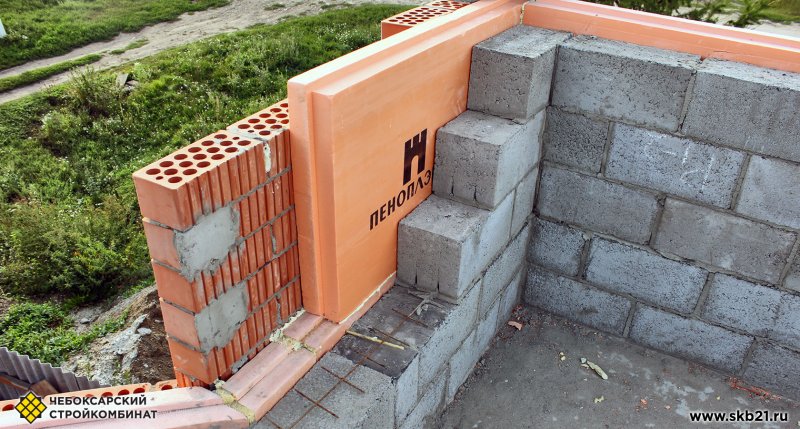 Облицовочный кирпич с пенопластом