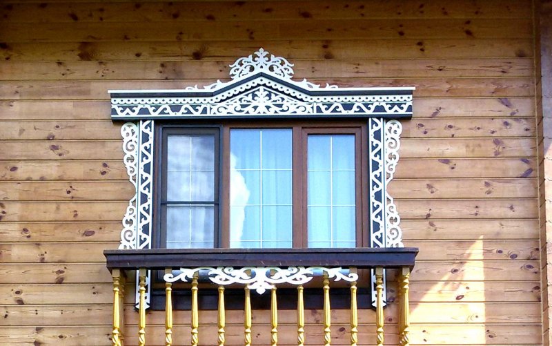 Прорезная домовая резьба наличники