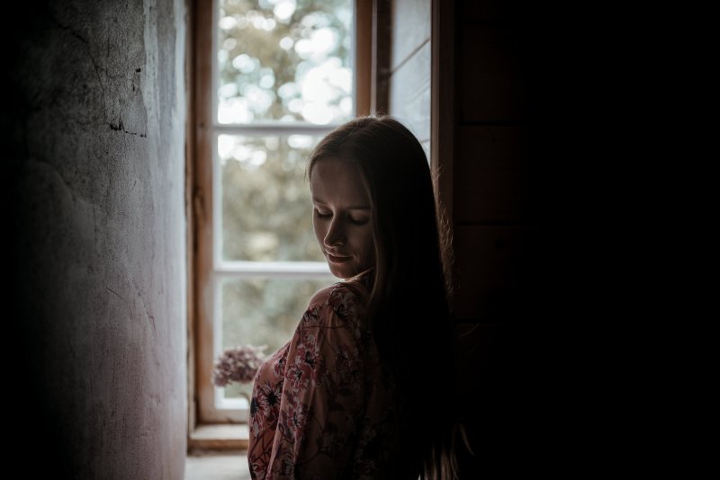 Нелюбима чекає його біля Вікна