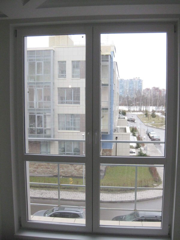 Штульповые пластиковые двери Рехау
