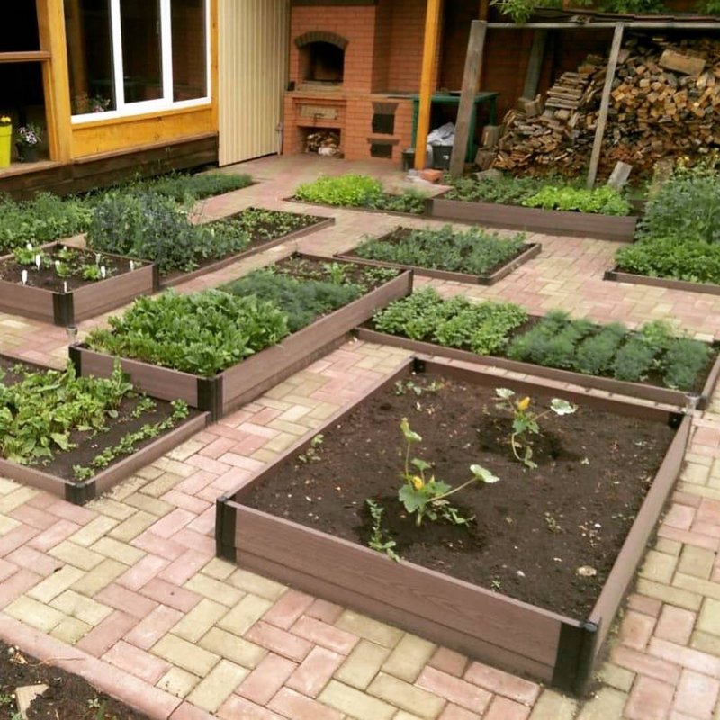 Грядка ДПК Holzhof